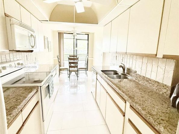 1470 Sheridan St 18C, Hollywood FL 33020