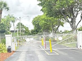 1470 Sheridan St 18C, Hollywood FL 33020