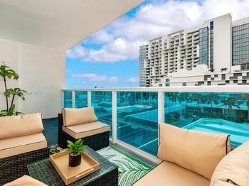 2301 Collins Ave