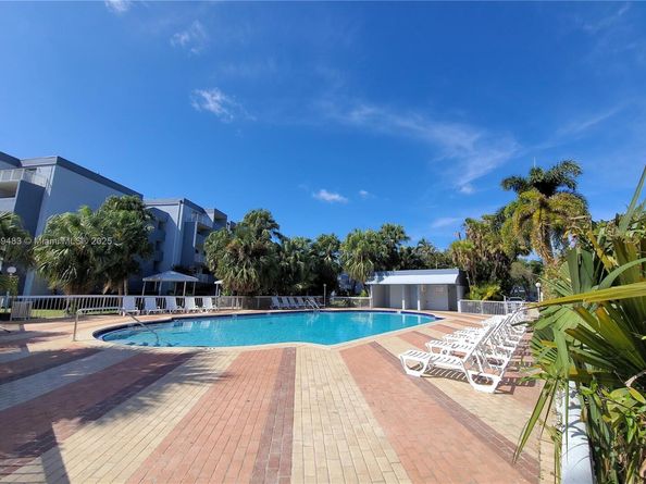 9367 Fontainebleau Blvd G234, Miami FL 33172