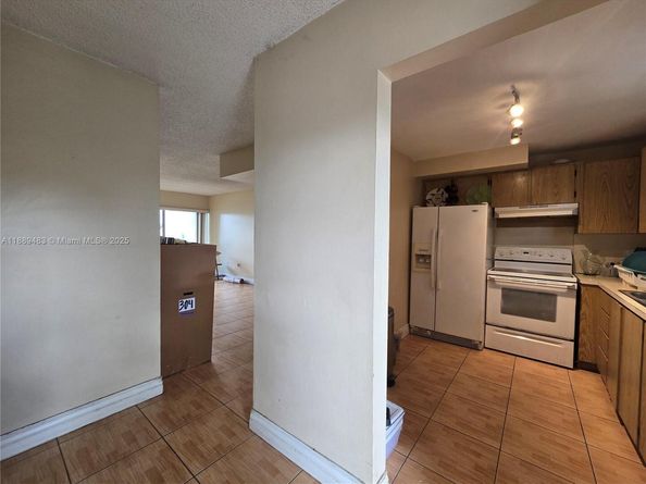 9367 Fontainebleau Blvd G234, Miami FL 33172