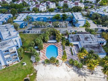 9367 Fontainebleau Blvd