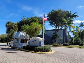 9367 Fontainebleau Blvd G234, Miami FL 33172