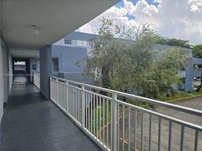 9367 Fontainebleau Blvd G234, Miami FL 33172