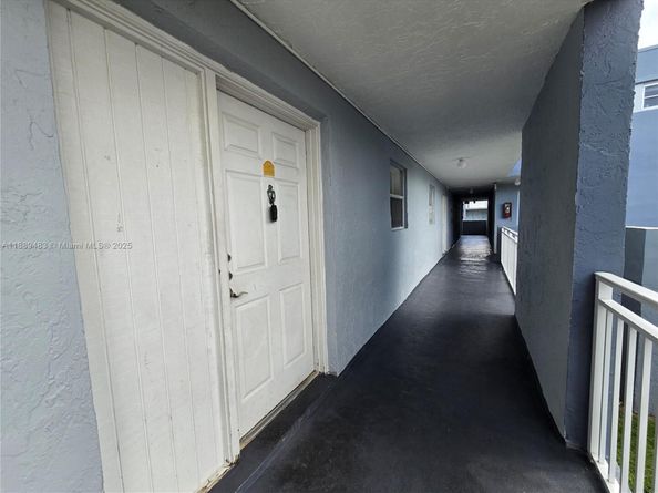 9367 Fontainebleau Blvd G234, Miami FL 33172