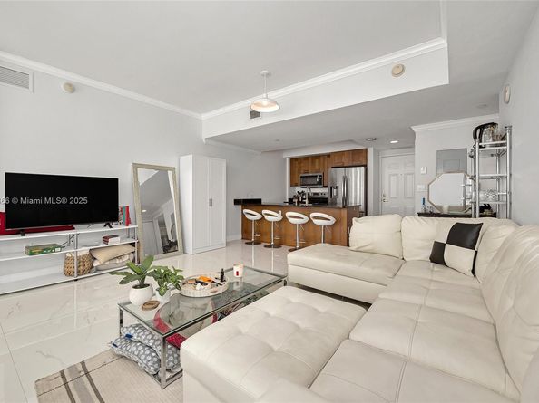 4100 Salzedo St 515, Coral Gables FL 33146