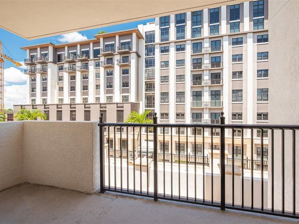 4100 Salzedo St 515, Coral Gables FL 33146