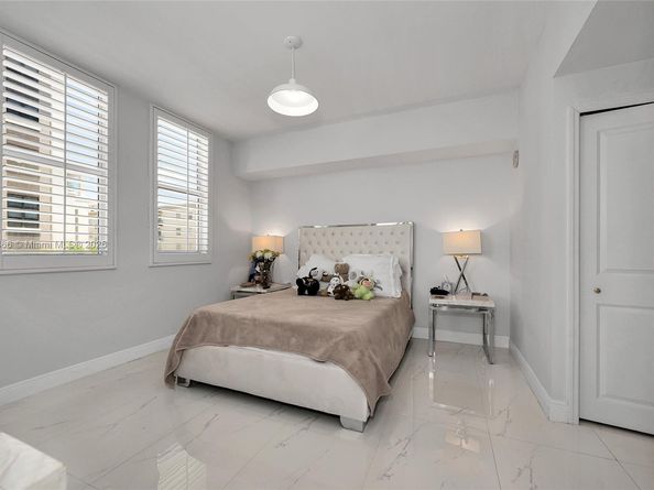 4100 Salzedo St 515, Coral Gables FL 33146