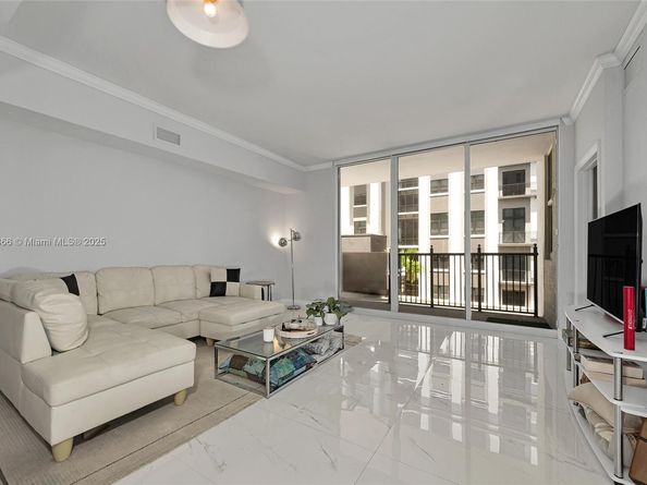 4100 Salzedo St 515, Coral Gables FL 33146