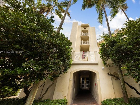 3600 Oaks Clubhouse Dr 501, Pompano Beach FL 33069