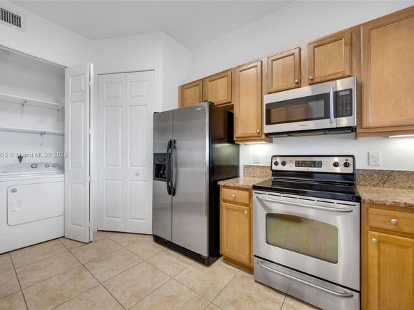 3600 Oaks Clubhouse Dr 501, Pompano Beach FL 33069