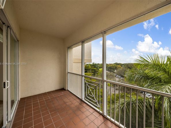 3600 Oaks Clubhouse Dr 501, Pompano Beach FL 33069