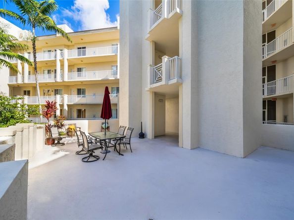 3600 Oaks Clubhouse Dr 501, Pompano Beach FL 33069