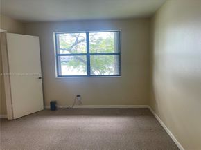 1124 NW 106th Ter 202, Pembroke Pines FL 33026