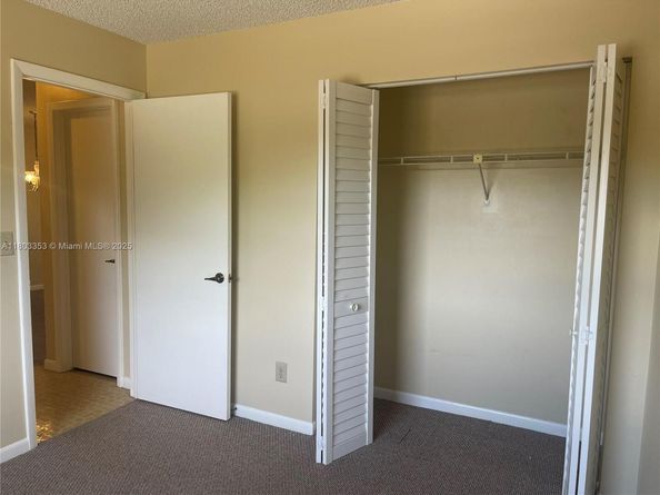 1124 NW 106th Ter 202, Pembroke Pines FL 33026