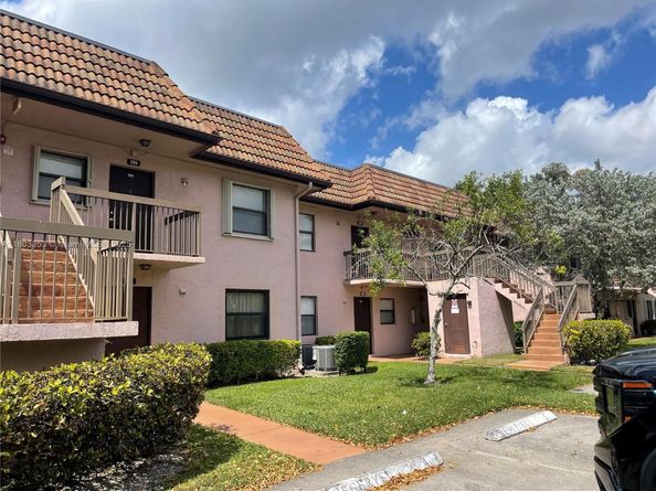 1124 NW 106th Ter 202, Pembroke Pines FL 33026