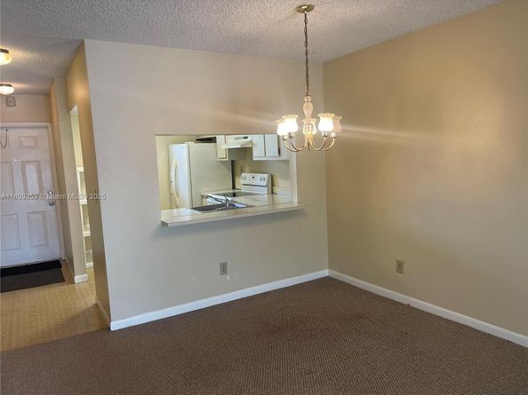 1124 NW 106th Ter 202, Pembroke Pines FL 33026