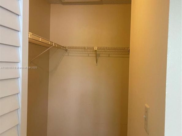 1124 NW 106th Ter 202, Pembroke Pines FL 33026
