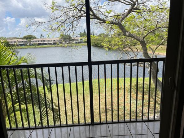 1124 NW 106th Ter 202, Pembroke Pines FL 33026