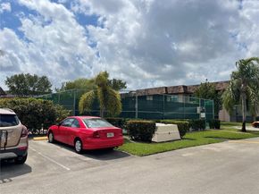 1124 NW 106th Ter 202, Pembroke Pines FL 33026