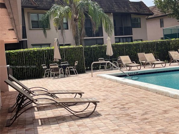 1124 NW 106th Ter 202, Pembroke Pines FL 33026