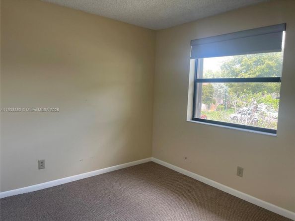 1124 NW 106th Ter 202, Pembroke Pines FL 33026