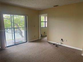 1124 NW 106th Ter 202, Pembroke Pines FL 33026