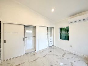 8900 NW 33rd Ave Rd, Miami FL 33147