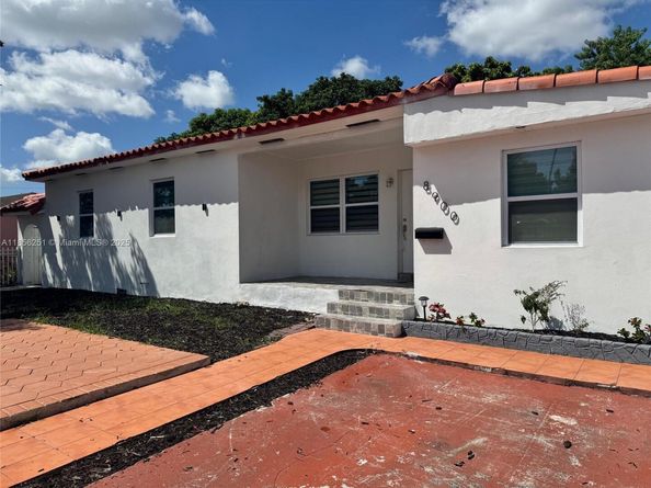 8900 NW 33rd Ave Rd, Miami FL 33147