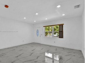 8900 NW 33rd Ave Rd, Miami FL 33147