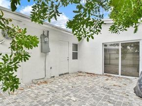 8900 NW 33rd Ave Rd, Miami FL 33147