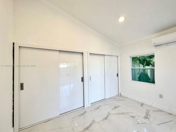 8900 NW 33rd Ave Rd, Miami FL 33147