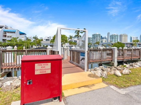 400 Kings Point Dr 1607, Sunny Isles Beach FL 33160