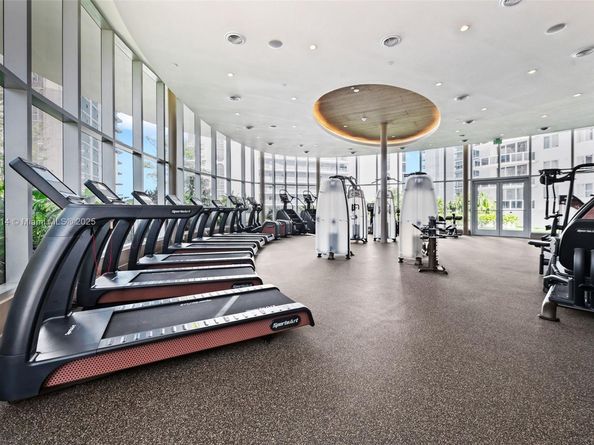 700 NE 24th 3404, Miami FL 33137