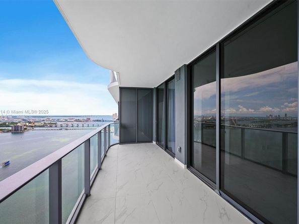 700 NE 24th 3404, Miami FL 33137