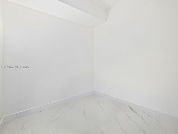 700 NE 24th 3404, Miami FL 33137