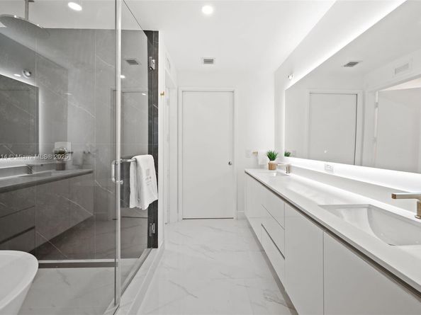 700 NE 24th 3404, Miami FL 33137