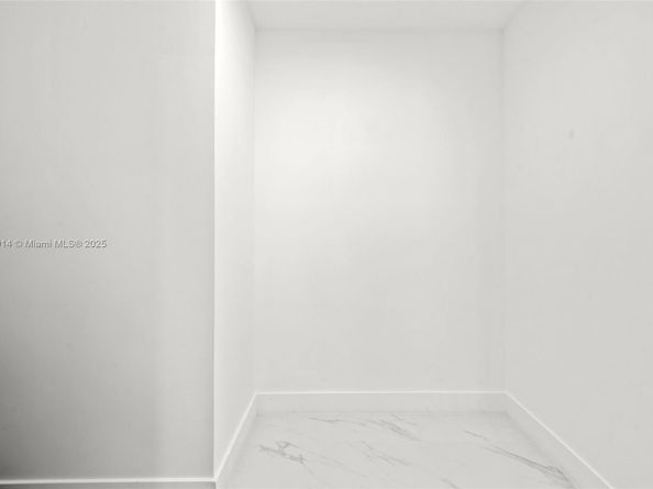 700 NE 24th 3404, Miami FL 33137