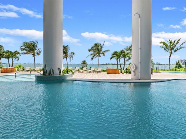 700 NE 24th 3404, Miami FL 33137