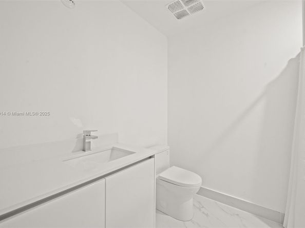 700 NE 24th 3404, Miami FL 33137