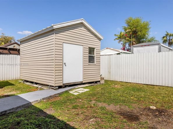 14435 SW 293rd Ter, Homestead FL 33033
