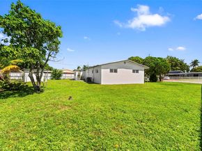 18800 NW 39th Ct, Miami Gardens FL 33055