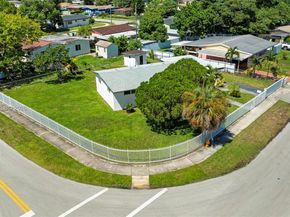 18800 NW 39th Ct, Miami Gardens FL 33055