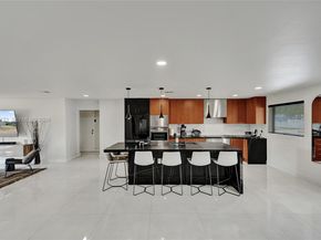 1860 NW 121st St, Miami FL 33167