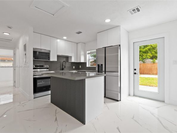 664 NW 21st St, Pompano Beach FL 33060