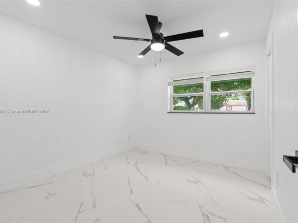 664 NW 21st St, Pompano Beach FL 33060