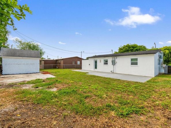 664 NW 21st St, Pompano Beach FL 33060