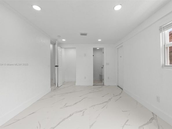 664 NW 21st St, Pompano Beach FL 33060
