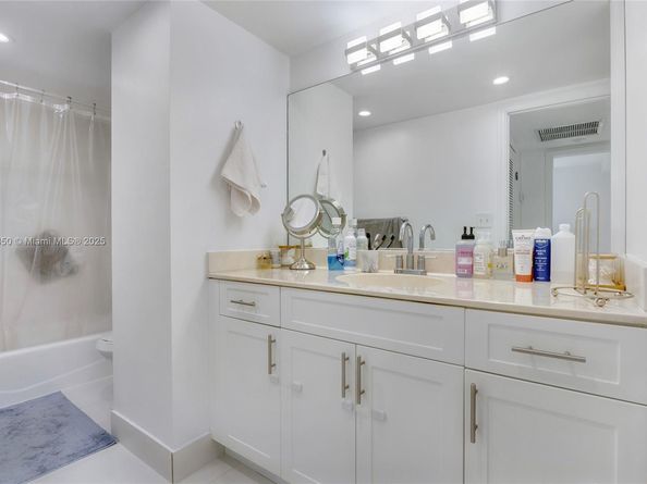 401 69th St 308, Miami Beach FL 33141