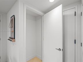 159 NE 6th St 2804, Miami FL 33132